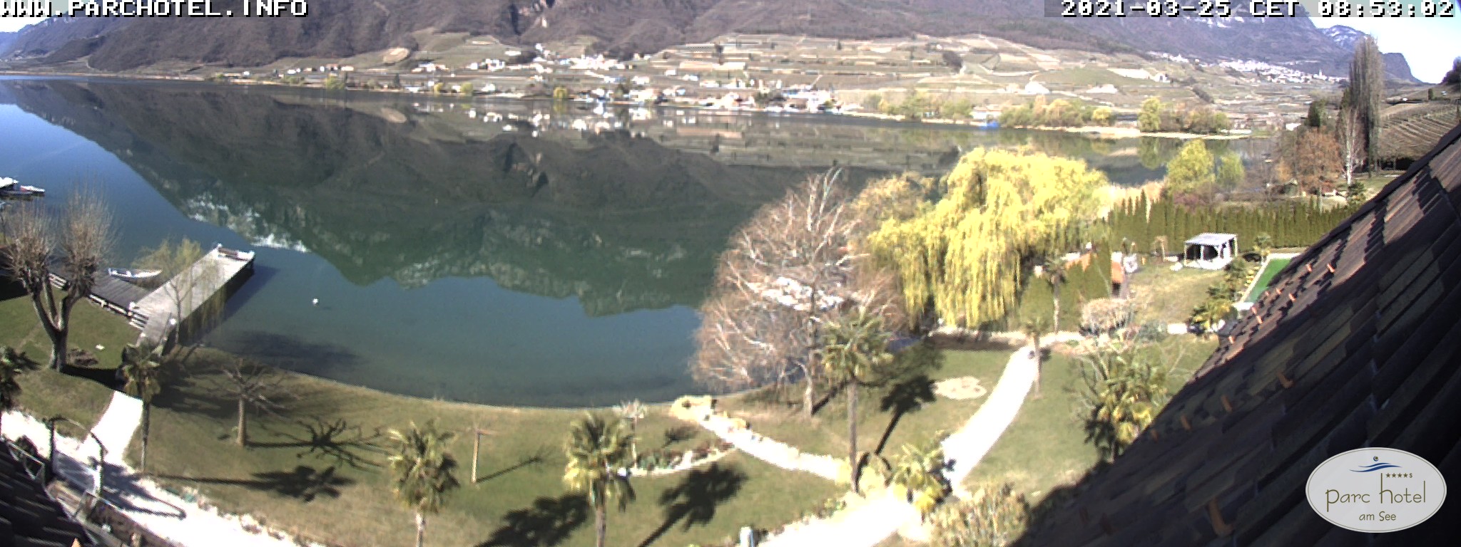 Webcam am Kalterer See am Parc Hotel, am Nordufer mit Aussicht auf den Kalterer See Blickrichtung Südwesten